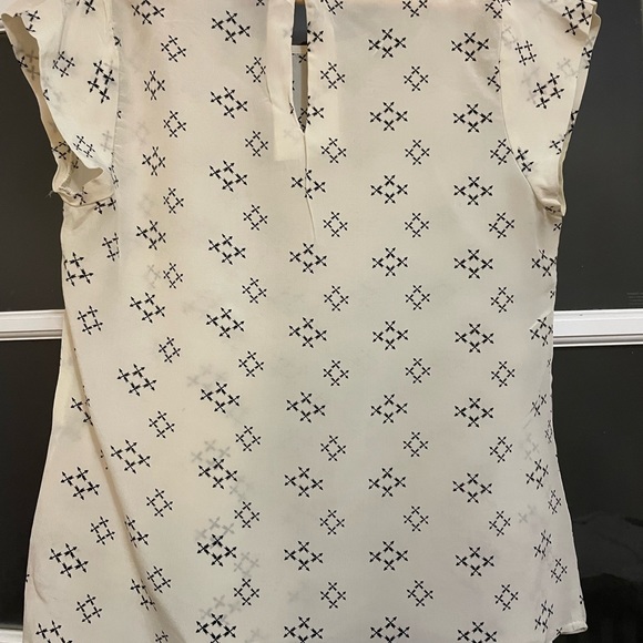 Size small short sleeve blouse - Picture 3 of 3